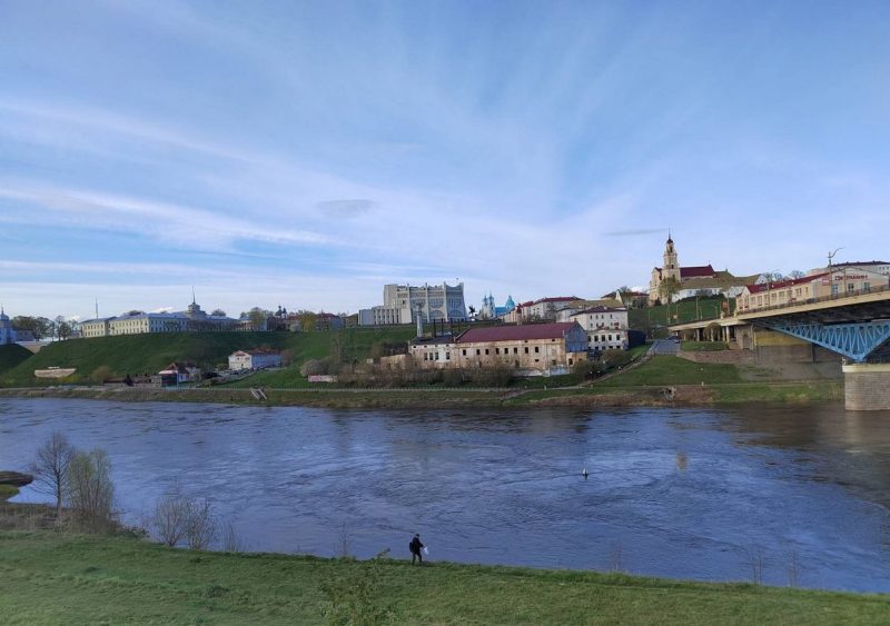Судоходство ограничат: уровень воды в городской черте Немана находится на опасно низкой отметке неман пивзавод драмтеатр панорама Гродно