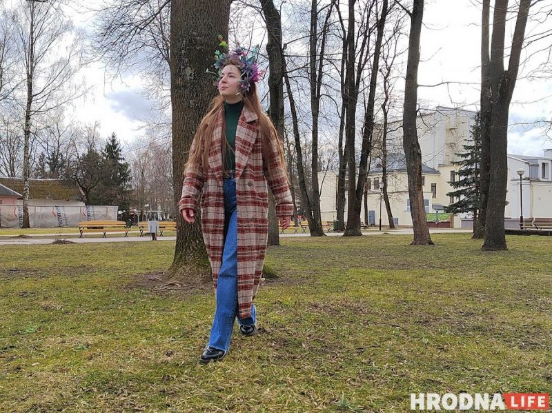 “Делаю, что нравится”. Гродненка рассказала о хобби, в котором есть место черепу коровы и павлиньему хвосту