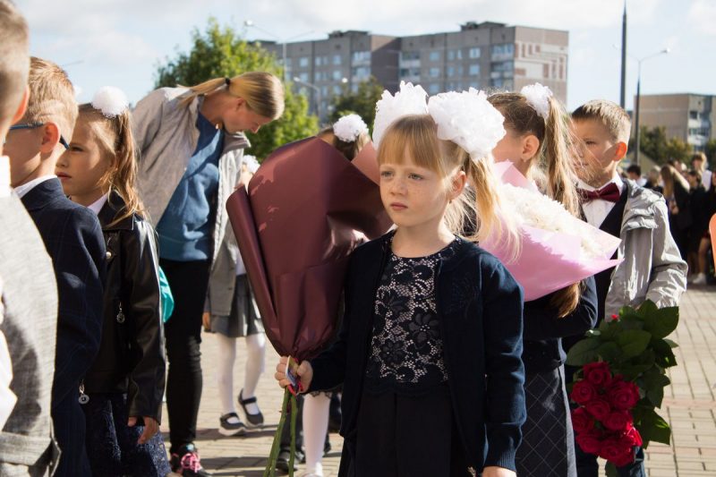 В школах Гродно прошли праздничные линейки (ФОТО) Линейка на 1 сентября 2022 в школе №37 в Гродно