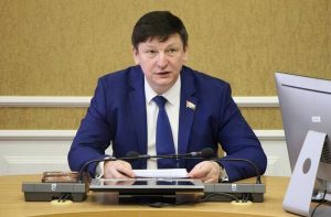 Марзалюк или Бондарева? Сторонники власти выясняют, кто «псевдопатриот», а кто настоящий Марзалюк или Бондарева? Сторонники власти выясняют, кто «псевдопатриот», а кто настоящий