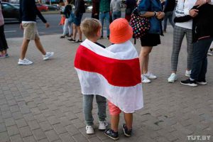 Как вырастить ребенка белорусом? Чек-лист от Анны Северинец дети на простестах