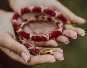 Сумки, броши и подвески: какие аксессуары из бусин и бисера продают гродненки в Instagram где купить handmade украшения из бисера в Гродно