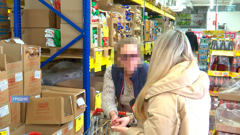 Таинственное мясо и ноябрьский фарш. В Гродно в российском магазине нашли десятки килограмм испорченной еды проверка КГК в "Доброцене"