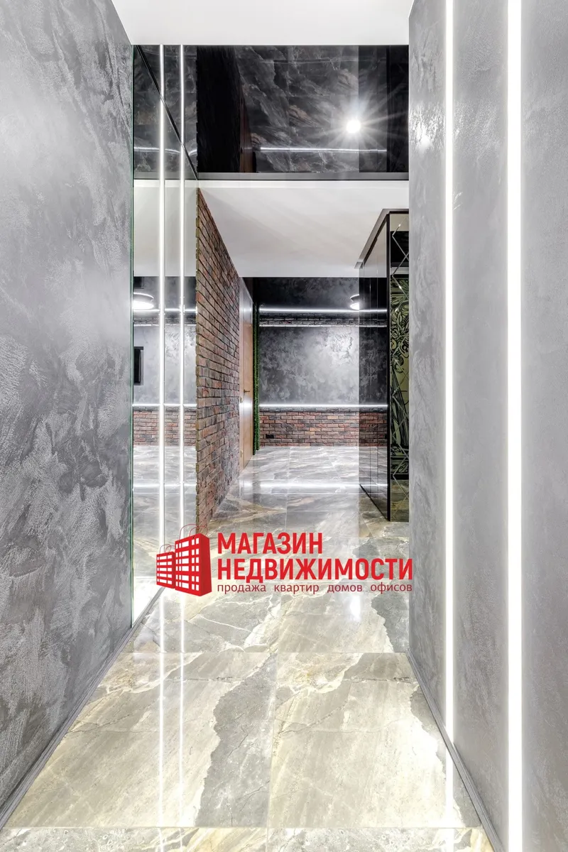 Калідор у кватэры на Багдановіча