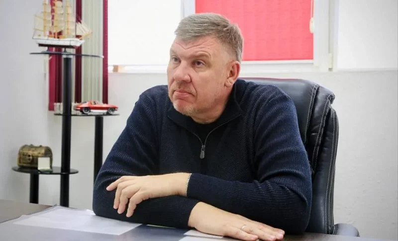Бывший директор матрасной фабрики под Гродно хотел стать депутатом, но что-то пошло не так Андрей Барбашинский - бывший директор "Белабеддинг", который хотел стать местным депутатом областного совета