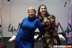 “Дочкі-маткі”. О сексе, образовании, красоте и работе – две журналистки из Гродно создали подкаст, чтобы рассказать о конфликте поколений Ирина Новик (слева) и Даша Гордейчик (справа) — журналистки и подкастерки из Гродно, ведущие нового видеопроекта — подкаста «Дочкі-маткі».