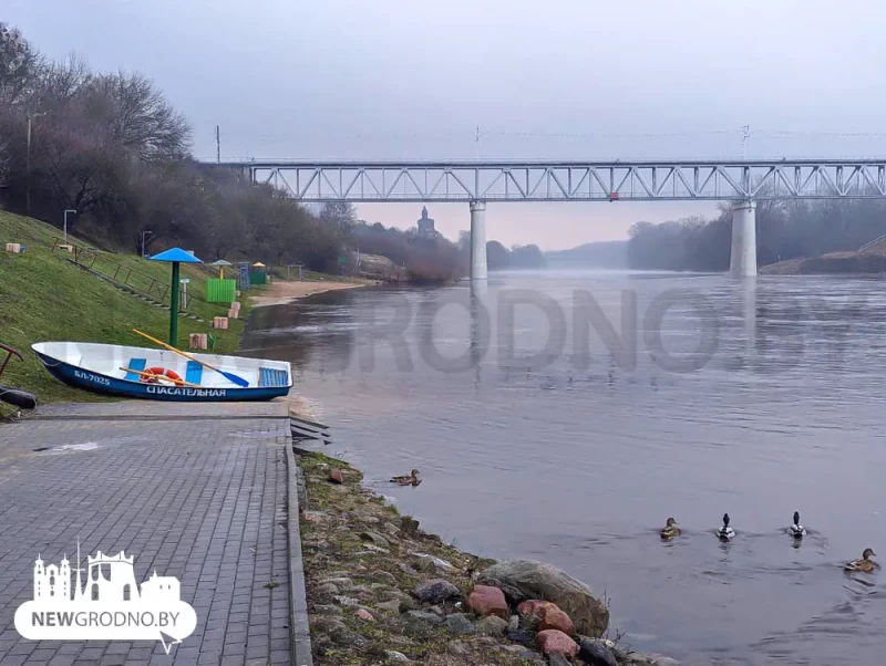 Центральный пляж в Гродно затоплен рекой