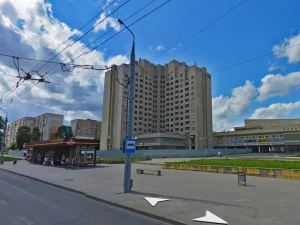 “Гродно” думают перепродать, Дом быта переделать. Где еще появятся новые гостиницы в Гродно Гостиница "Гродно" которую купили китайцы, но не могут закончить реконструкцию.
