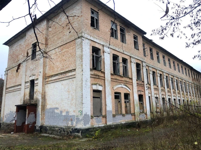 В Гродно за 42 рубля продают столетнюю казарму В Гродно за 42 рубля продают столетнюю казарму