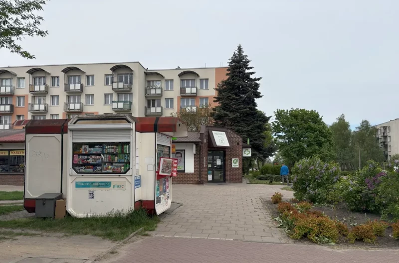 «Еще и на пиво остается». Съездили на границу и узнали, как белорусские сигареты ввозят в Польшу и почему не удается остановить контрабанду Ларек в Бяла-Подляске. В этом городе легко купить контрабандные белорусские сигареты