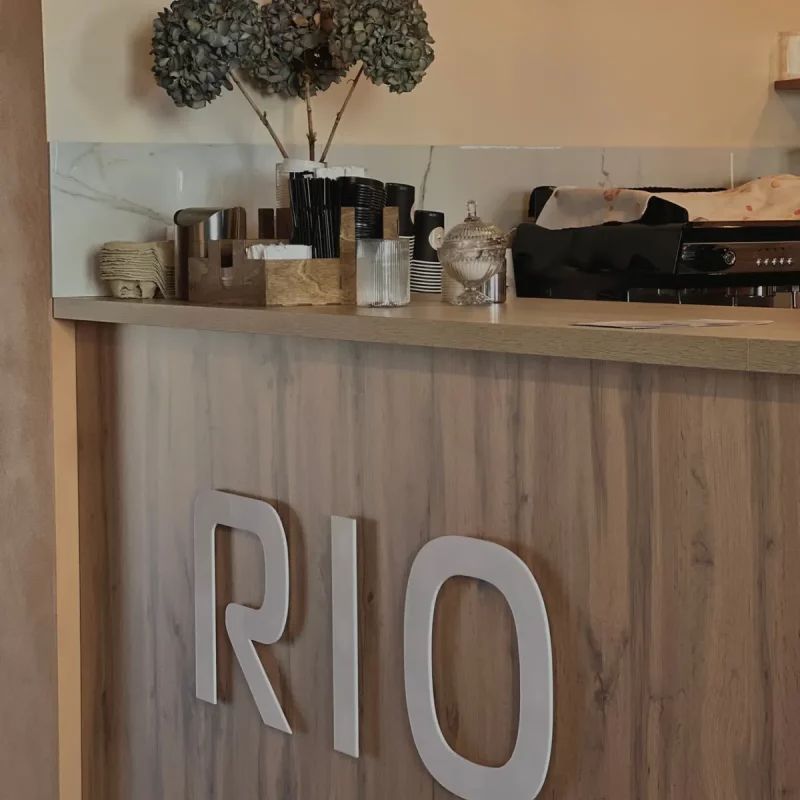 В еще одном “спальнике” Гродно открылась кофейня Rio. Создатели вдохновлялись Бразилией Кофейня RIO. Фото: instagram.com/_rio_coffee_