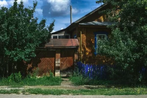 Под Гродно продают готовый бизнес — дом для временной регистрации людей Дом в деревне; деревянный дом; деревня.