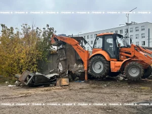 В Гродно сносят аварийные гаражи на улице Гаспадарчей: что будет на их месте? Снос гаражей на улице Гаспадарчей в Гродно