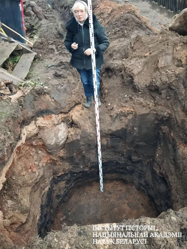 В Новогрудке археологи обнаружили фундамент XVIII века (обновлено)