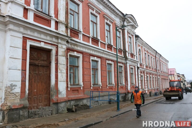 В бывшем кожвене на Василька восстановили старинные двери В бывшем кожвене на Василька восстановили старинные двери