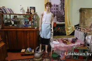 Лидский музей превратили в советскую квартиру — показывают, как лидчане отмечали Новый год в 60-е годы Лидский музей превратили в советскую квартиру — показывают, как лидчане отмечали Новый год в 60-е годы