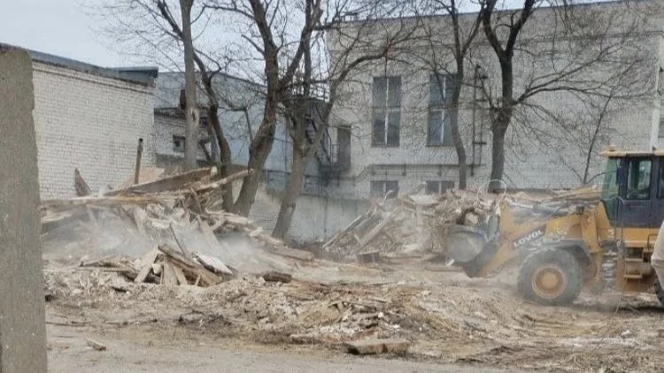 Спрабавалі выратаваць і прадавалі з аўкцыёна. У Гродне ўсё ж знеслі рэдкі драўляны дом 1930-х гадоў