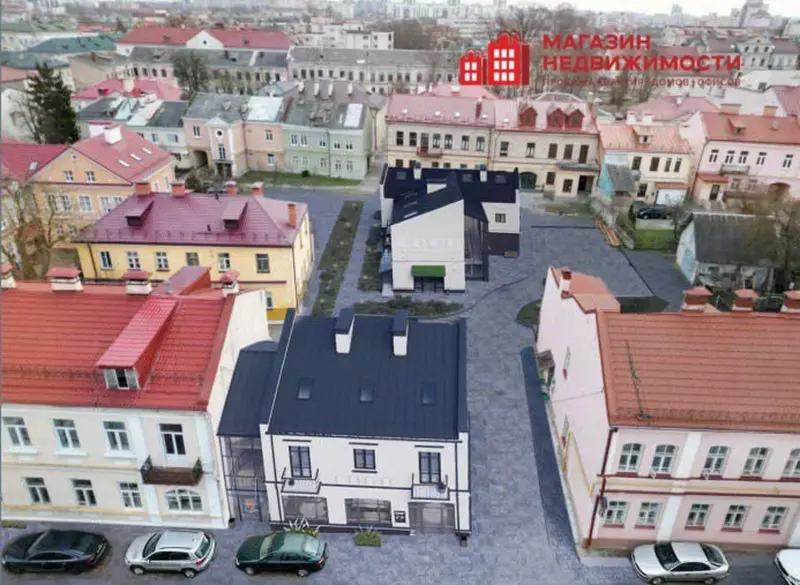 У гістарычным цэнтры Гродна прадаецца недабудаваны будынак. Вось як з ім зменіцца цэнтр