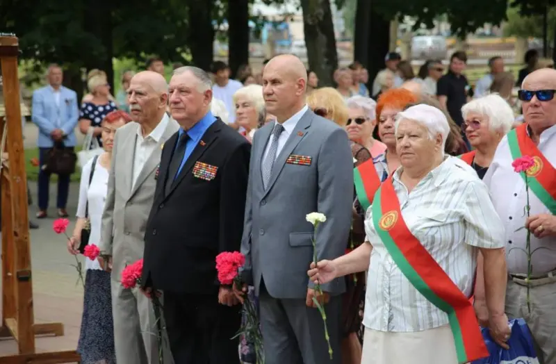 Ветэранаў усё менш, а сябраў ветэранскіх арганізацый — усё больш: як змяняецца Дзень Перамогі ў Гродне