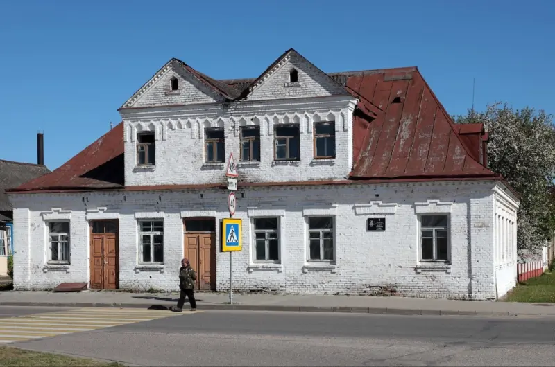 В Гольшанах с аукциона продадут здание бывшей амбулатории 