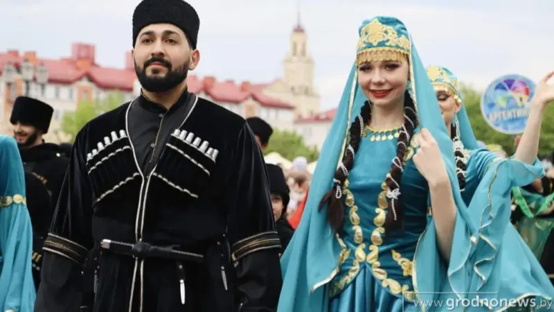 Более 40 национальностей, 100 мероприятий и выступление Лукашенко. В Гродно открылся юбилейный Фестиваль национальных культур