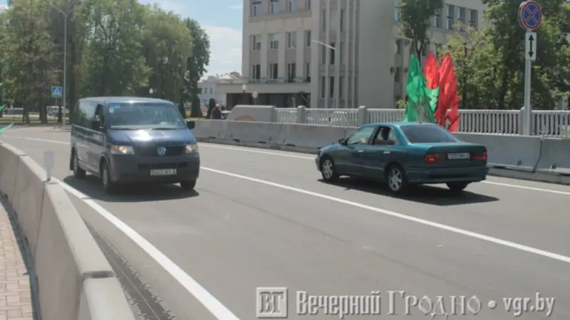 Мост праз Юрысдыку адкрылі пасля рэканструкцыі