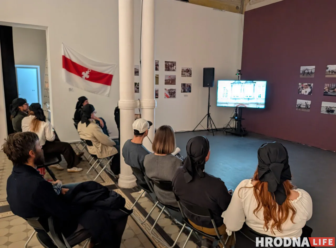 Просмотр фильма "Крыж" в Музее Вольной Беларуси в Варшаве. Фото: Hrodna.life