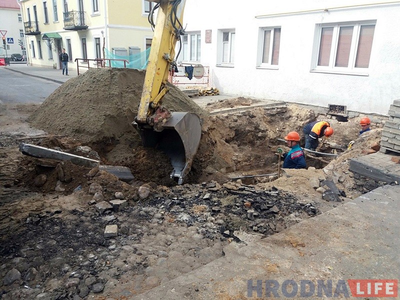 Яшчэ адна вуліца з брукаванкай. Ці можа Замкавая стаць другой пешаходнай вуліцай у Гродне? Яшчэ адна вуліца з брукаванкай. Ці можа Замкавая стаць другой пешаходнай вуліцай у Гродне?