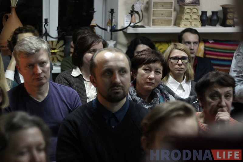 Шэсць гадзін літаратуры, філасофіі і музыкі: у “Цудоўні” ўрачыста адкрылі кніжную секцыю Шэсць гадзін літаратуры, філасофіі і музыкі: у “Цудоўні” ўрачыста адкрылі кніжную секцыю