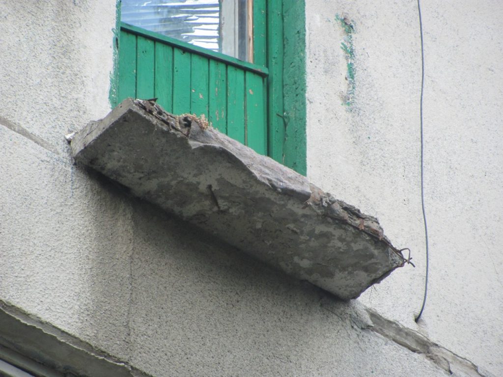 Напярэдадні Новага года ў жылым доме ў Гродне абваліўся балкон