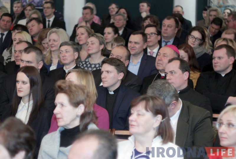 Польскі аркестр зайграў канцэрт у Гродне і падарыў чыноўнікам піва Польскі аркестр зайграў канцэрт у Гродне і падарыў чыноўнікам піва
