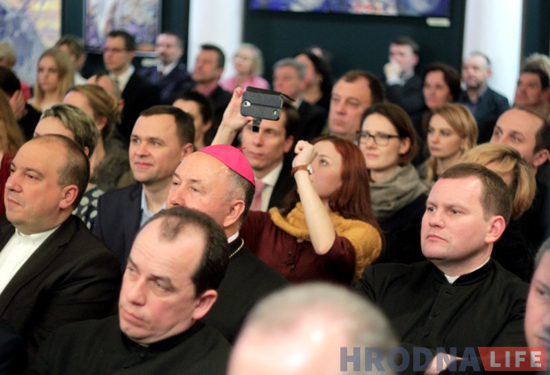 Польскі аркестр зайграў канцэрт у Гродне і падарыў чыноўнікам піва Польскі аркестр зайграў канцэрт у Гродне і падарыў чыноўнікам піва