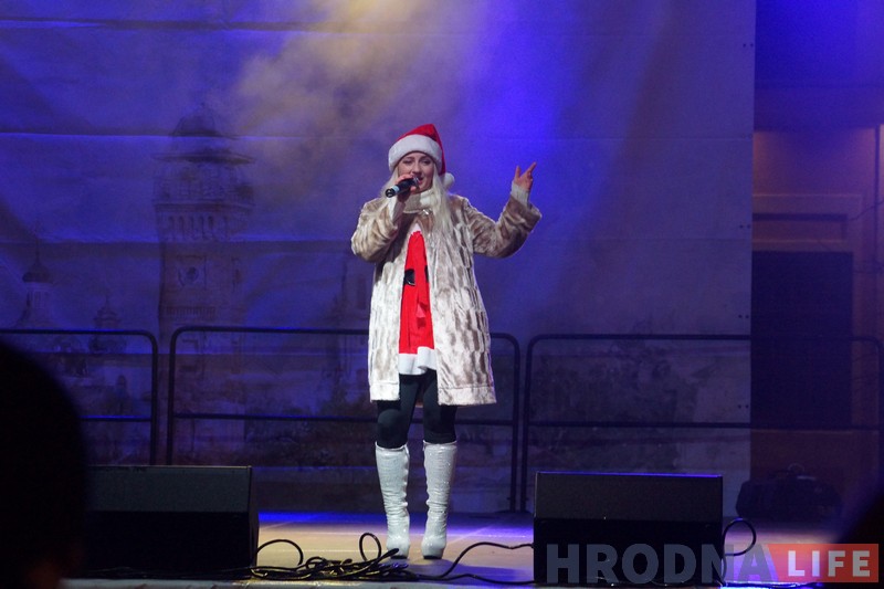 Новы год каля галоўнай елкі: хто працаваў, пакуль усе адпачывалі Новы год каля галоўнай елкі: хто працаваў, пакуль усе адпачывалі