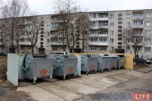 Смеццевыя войны: пляцоўкі для кантэйнераў працягваюць усталёўваюць, а абураных гараджан робіцца ўсё больш Смеццевыя войны: пляцоўкі для кантэйнераў працягваюць усталёўваюць, а абураных гараджан робіцца ўсё больш