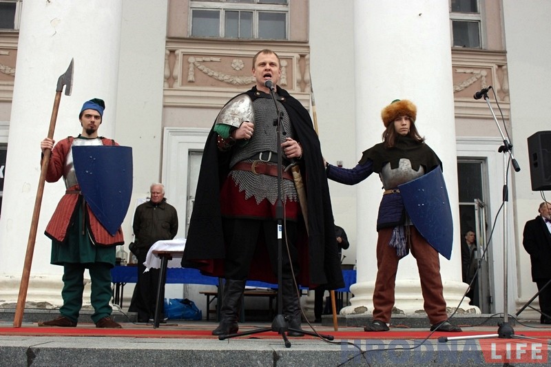 Першы "Кірмаш даўніны" адкрыўся ў Гродне: пакуль без замежных калекцыянераў Першы "Кірмаш даўніны" адкрыўся ў Гродне: пакуль без замежных калекцыянераў
