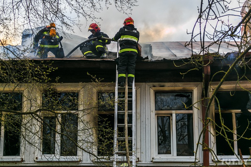 У цэнтры Гродна гарэла школа, эвакуіраваны 93 чалавекі