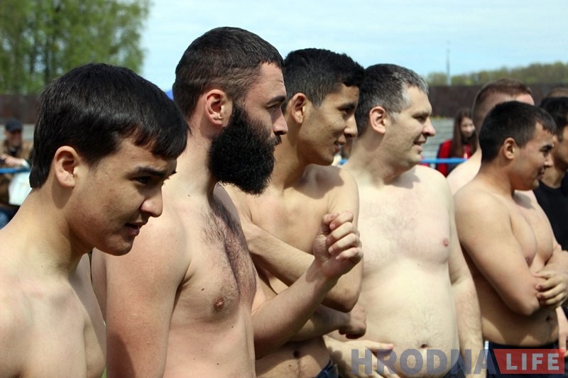 Казакі, рэканструктары і патрыятычныя клубы сабраліся ў Гродне напярэдадні Дня Перамогі Казакі, рэканструктары і патрыятычныя клубы сабраліся ў Гродне напярэдадні Дня Перамогі
