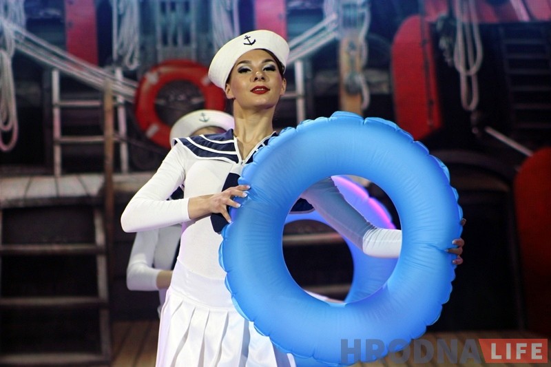 Раніцай абараніла курсавую, увечары прымерыла карону: новую "Міс Гродна" абралі ў Драмтэатры Раніцай абараніла курсавую, увечары прымерыла карону: новую "Міс Гродна" абралі ў Драмтэатры