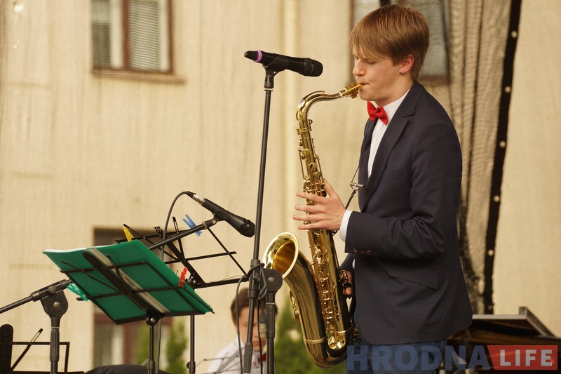 Джаз & дождж: імправізуюць усе! У Гродне прайшоў фестываль джазавай музыкі Джаз & дождж: імправізуюць усе! У Гродне прайшоў фестываль джазавай музыкі