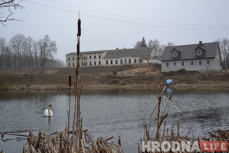Сядзібу ў Радзівілках адкрылі пасля 6 гадоў рэканструкцыі. Згадваем гісторыю маёнтка ад Пуціўлянскіх да Барташэвічаў Сядзібу ў Радзівілках адкрылі пасля 6 гадоў рэканструкцыі. Згадваем гісторыю маёнтка ад Пуціўлянскіх да Барташэвічаў
