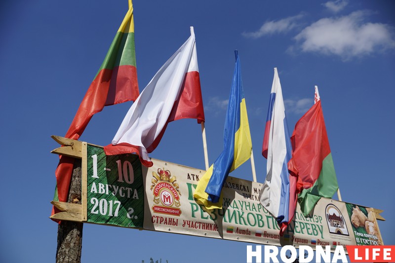 “Ніколі не ведаеш, што будзе ў канцы”. Разьбяры ў Каробчыцах ствараюць з дрэва новыя казкі