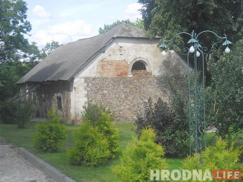 Сядзібу ў Радзівілках адкрылі пасля 6 гадоў рэканструкцыі. Згадваем гісторыю маёнтка ад Пуціўлянскіх да Барташэвічаў Сядзібу ў Радзівілках адкрылі пасля 6 гадоў рэканструкцыі. Згадваем гісторыю маёнтка ад Пуціўлянскіх да Барташэвічаў