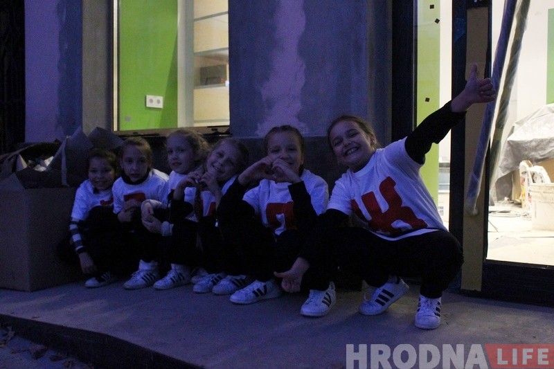 Яна сказала ТАК! Гродзенец незвычайна зрабіў дзяўчыне прапанову ў цэнтры горада Яна сказала ТАК! Гродзенец незвычайна зрабіў дзяўчыне прапанову ў цэнтры горада