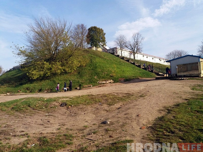 На Скідзельскім рынку "металістаў" пасадзілі за прылаўкі На Скідзельскім рынку "металістаў" пасадзілі за прылаўкі