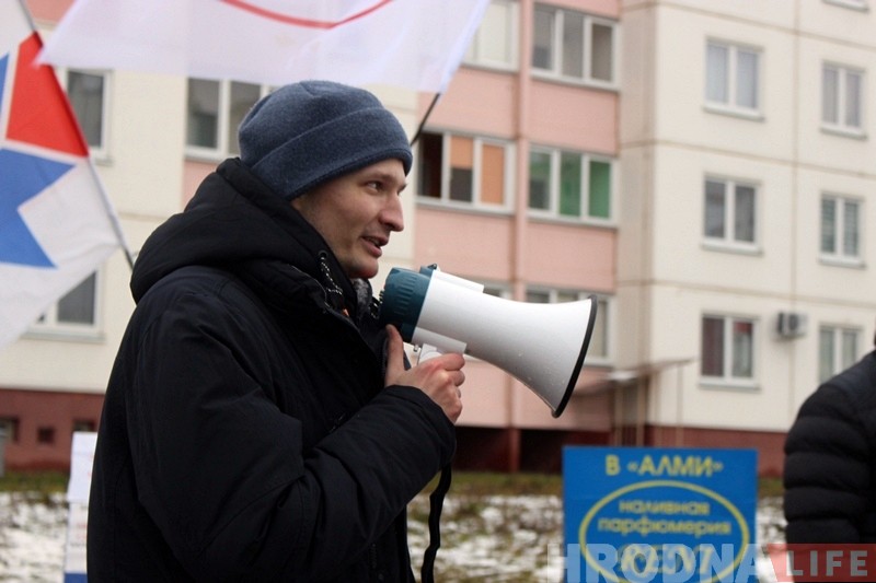 Першы перадвыбарчы пікет у Гродне арганізаваў малады настаўнік Яўген Дудкін