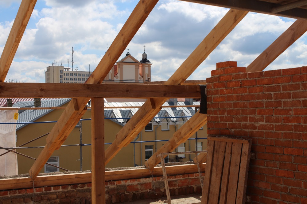 У Доме з лілеямі пасяліўся леў. Як старадаўні будынак стаў узорам рэстаўрацыі ў Гродне У Доме з лілеямі пасяліўся леў. Як старадаўні будынак стаў узорам рэстаўрацыі ў Гродне