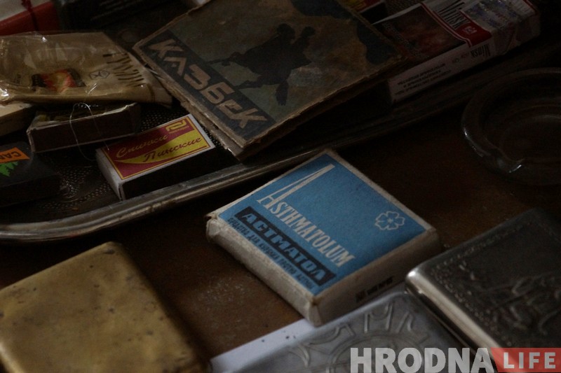 “Навошта цыгарэты, каб не кава?” Пра шкодныя радасці жыцця раскажа выстава ў музеі Паруліса