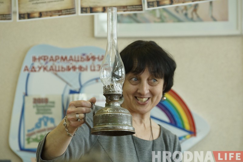 “Дзеці любяць чытаць кніжкі, проста яны гэтага не ведаюць”. Пісьменніца Надзея Ясмінска чаравала разам з гродзенскімі чытачамі “Дзеці любяць чытаць кніжкі, проста яны гэтага не ведаюць”. Пісьменніца Надзея Ясмінска чаравала разам з гродзенскімі чытачамі