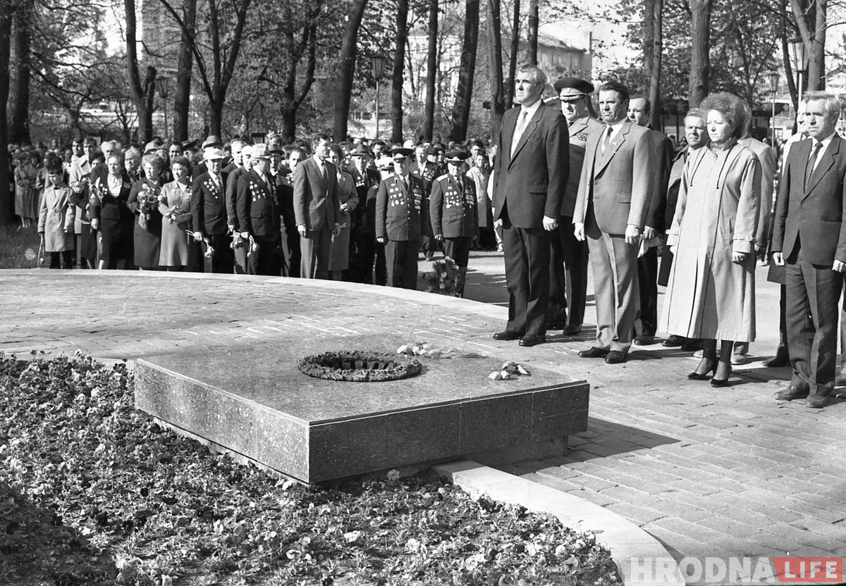 Помнікі і святы. Як святкавалі Дзень Перамогі ў пасляваенным Гродне (унікальныя фота) Помнікі і святы. Як святкавалі Дзень Перамогі ў пасляваенным Гродне (унікальныя фота)