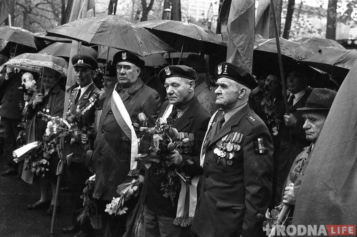 Помнікі і святы. Як святкавалі Дзень Перамогі ў пасляваенным Гродне (унікальныя фота) Помнікі і святы. Як святкавалі Дзень Перамогі ў пасляваенным Гродне (унікальныя фота)